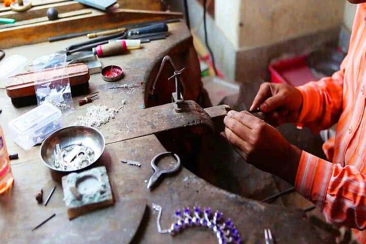 Gems and Jewelry Workshop from Galle - Photo 1 of 6